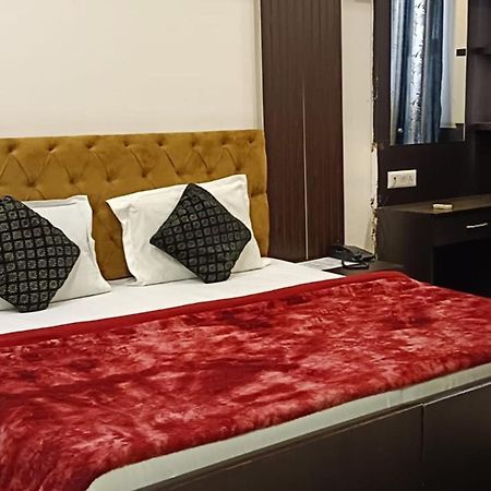 Hotel Shree Kanta グルガウン エクステリア 写真
