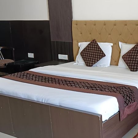 Hotel Shree Kanta グルガウン エクステリア 写真